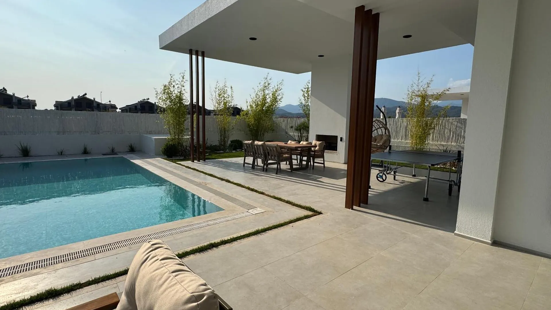 Ashta Suites - Zen 2 Villa フェティエ
