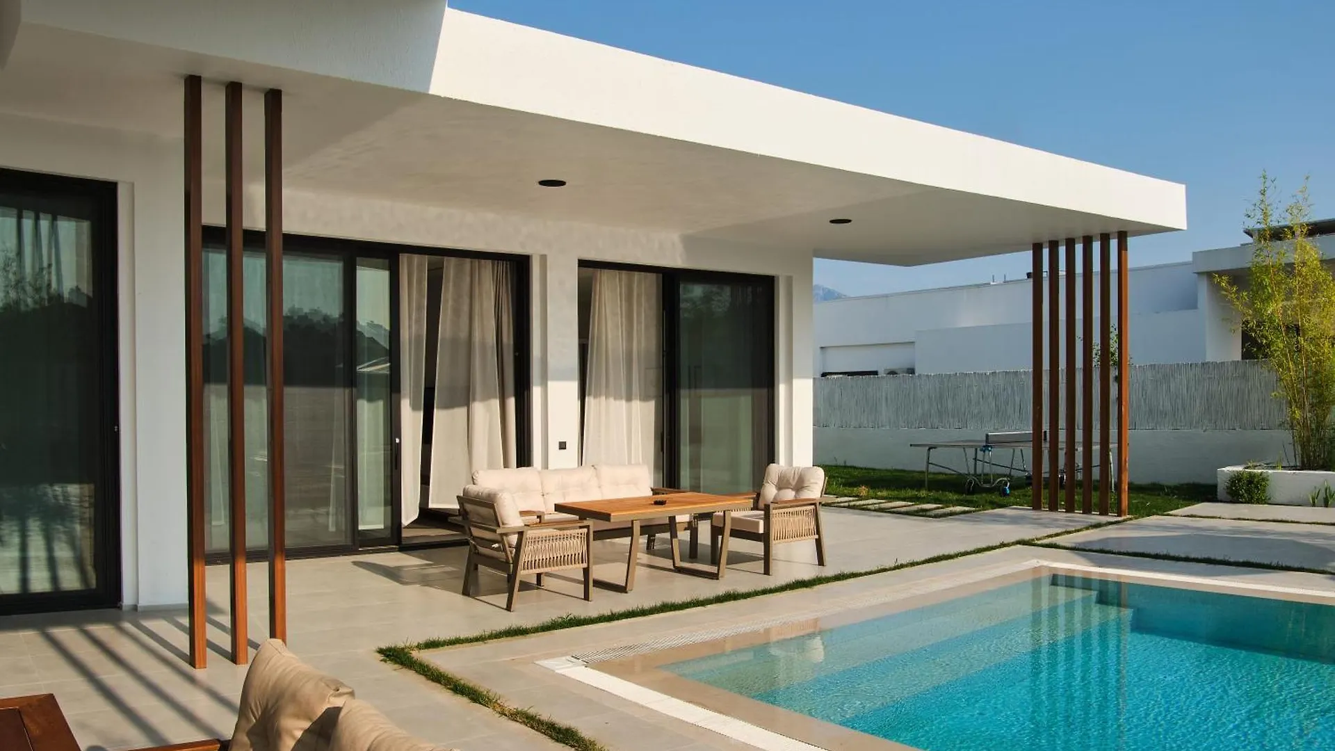 Ashta Suites - Zen 2 Villa フェティエ
