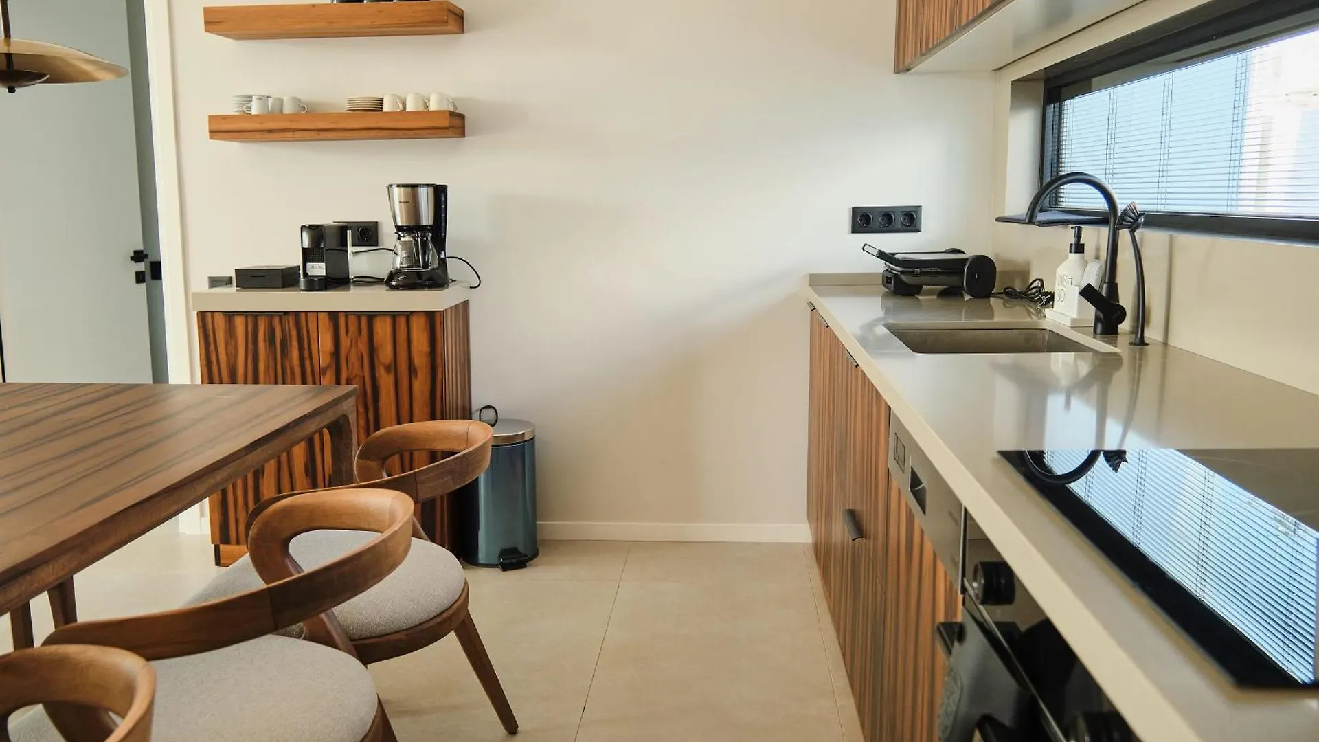 Ashta Suites - Zen 2 Villa フェティエ